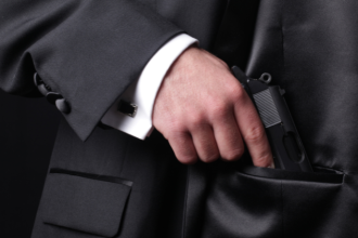 Análise da decisão judicial sobre porte de arma e crime ambiental, por Alexandre Victor De Carvalho.