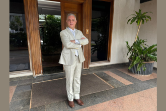 Leonardo Manzan destaca que o creditamento no IVA brasileiro redefine custos e eficiência nos contratos contínuos de energia.