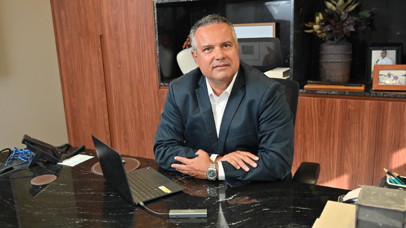 Critérios técnicos e responsabilidade profissional na condução de grandes obras de engenharia ganham profundidade quando analisados à luz da experiência de Elmar Juan Passos Varjão Bomfim.