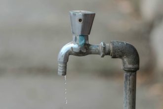 Falta de água em Aracaju: impactos, causas e o que a crise no abastecimento revela sobre a infraestrutura urbana